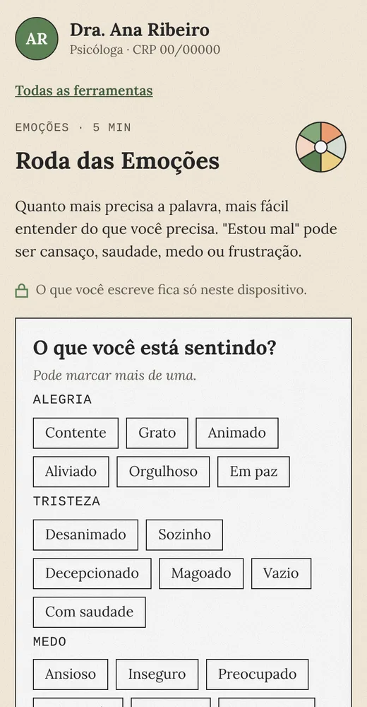Paciente preenchendo a Roda das Emoções no celular